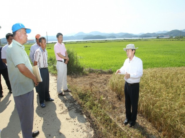 이학렬 고성군수, 가뭄피해 우려지역 현장 점검2.jpg 이학렬 고성군수, 가뭄피해 우려지역 현장 점검2.jpg
